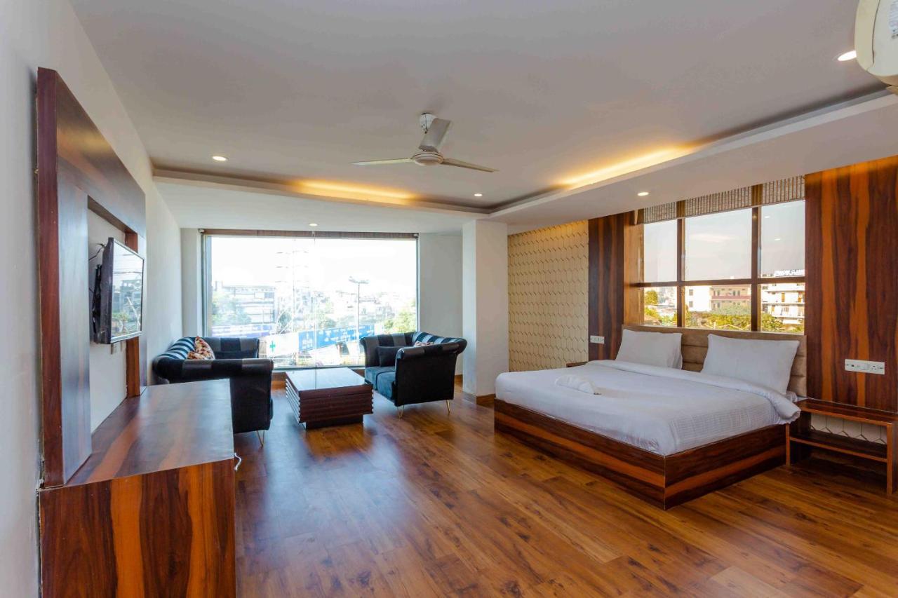 Hotel Doon เดห์ราดุน ภายนอก รูปภาพ