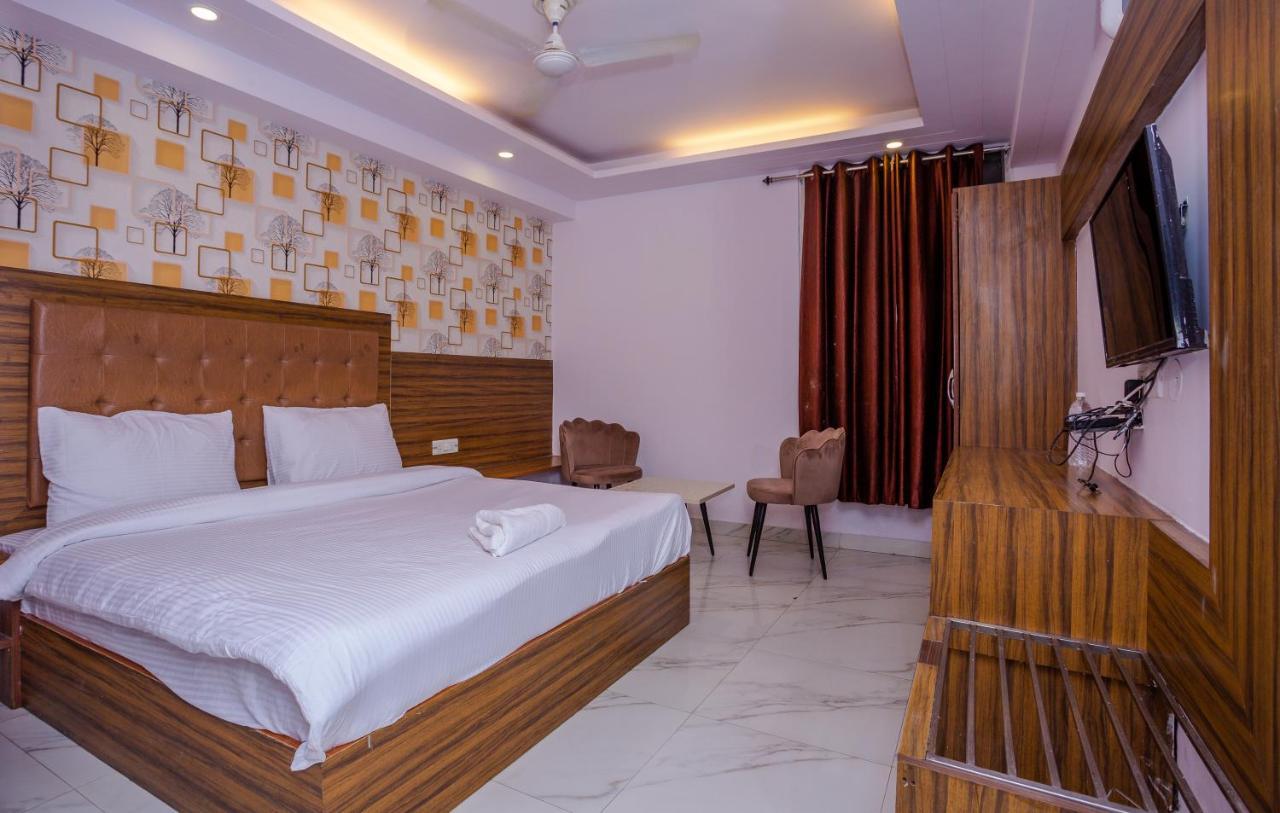 Hotel Doon เดห์ราดุน ภายนอก รูปภาพ